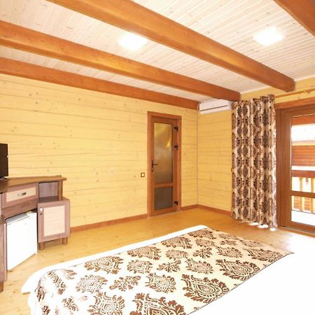Пегас Hotel ซาลิซนีปอร์ต ภายนอก รูปภาพ