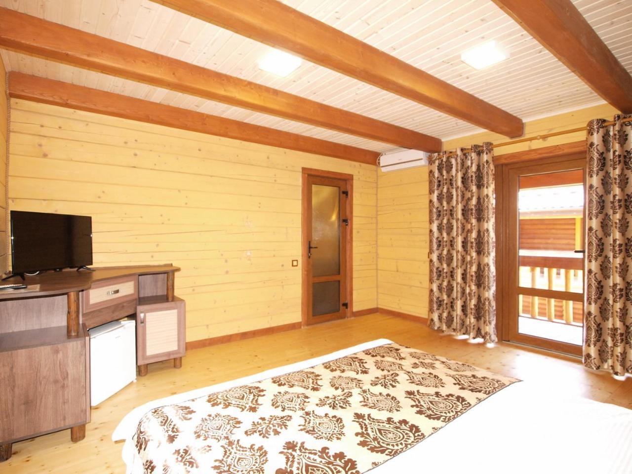 Пегас Hotel ซาลิซนีปอร์ต ภายนอก รูปภาพ