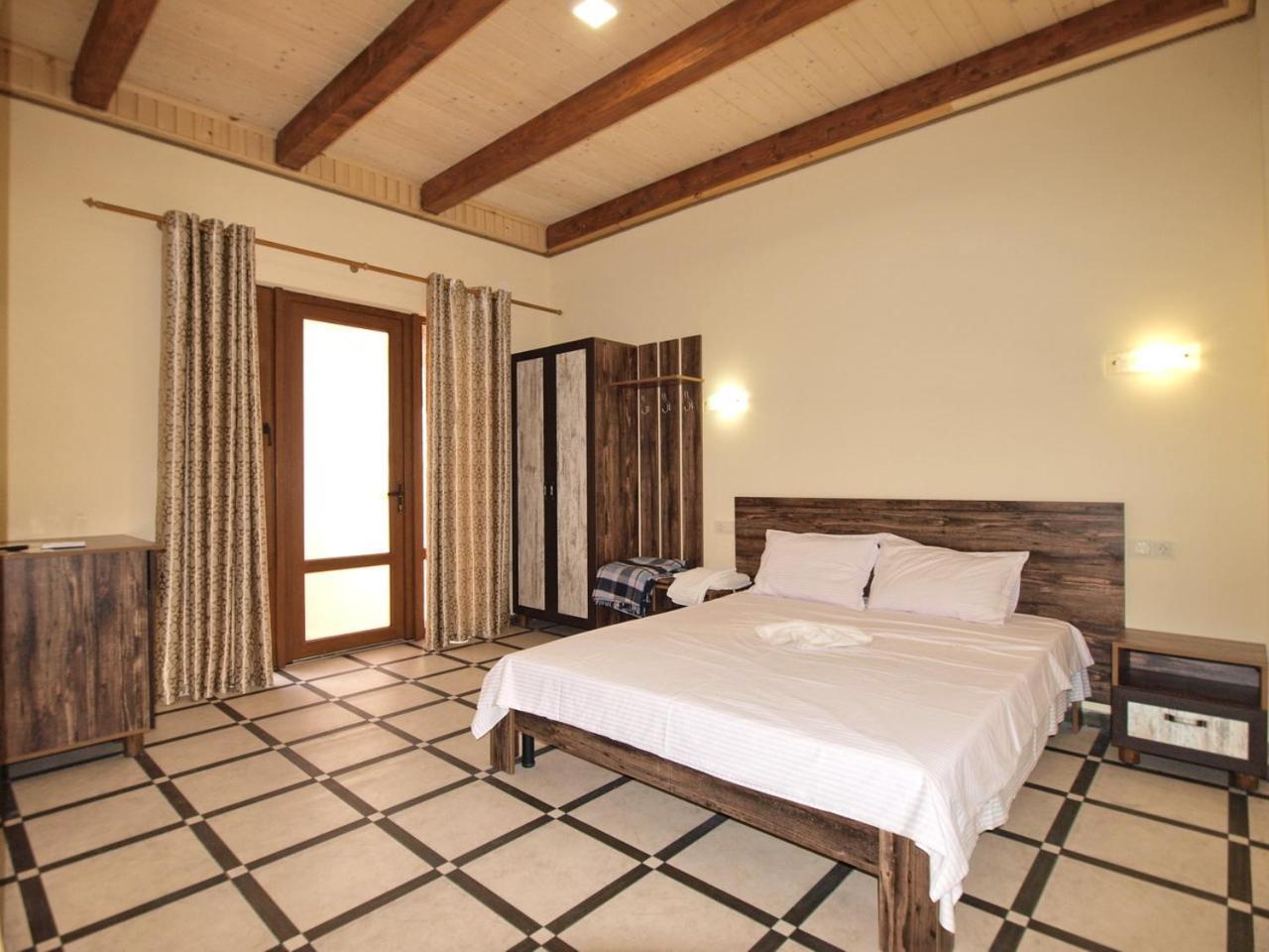 Пегас Hotel ซาลิซนีปอร์ต ภายนอก รูปภาพ